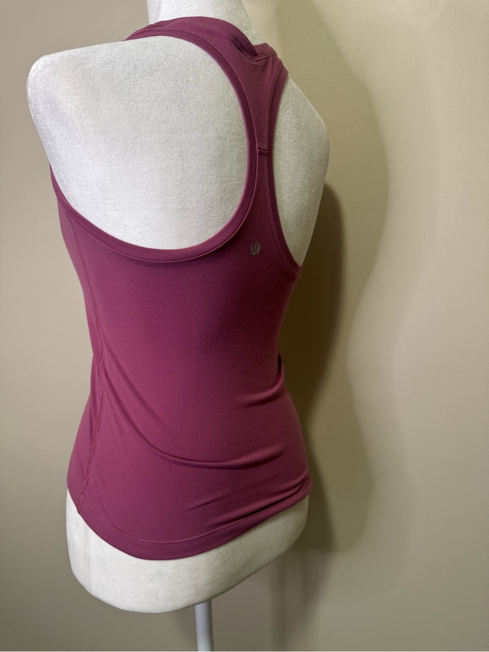 Lululemon Berry Pink Racerback Fitted Athletic Tank Top Est Size 4 Small - Picture 6 of 6